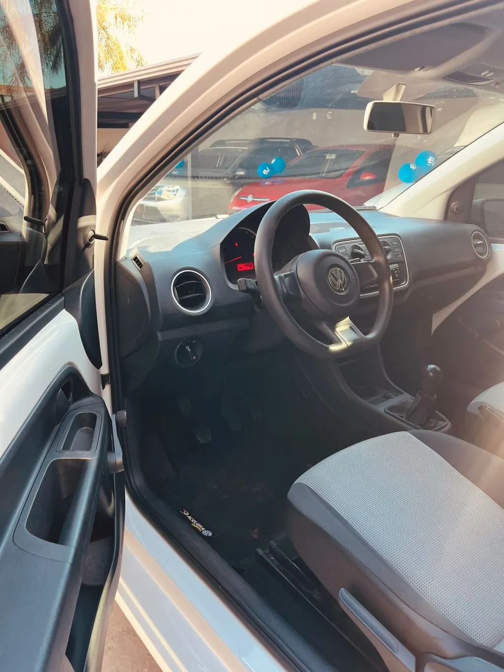 Volkswagen Up! Take 1.0 Flex — foto 2