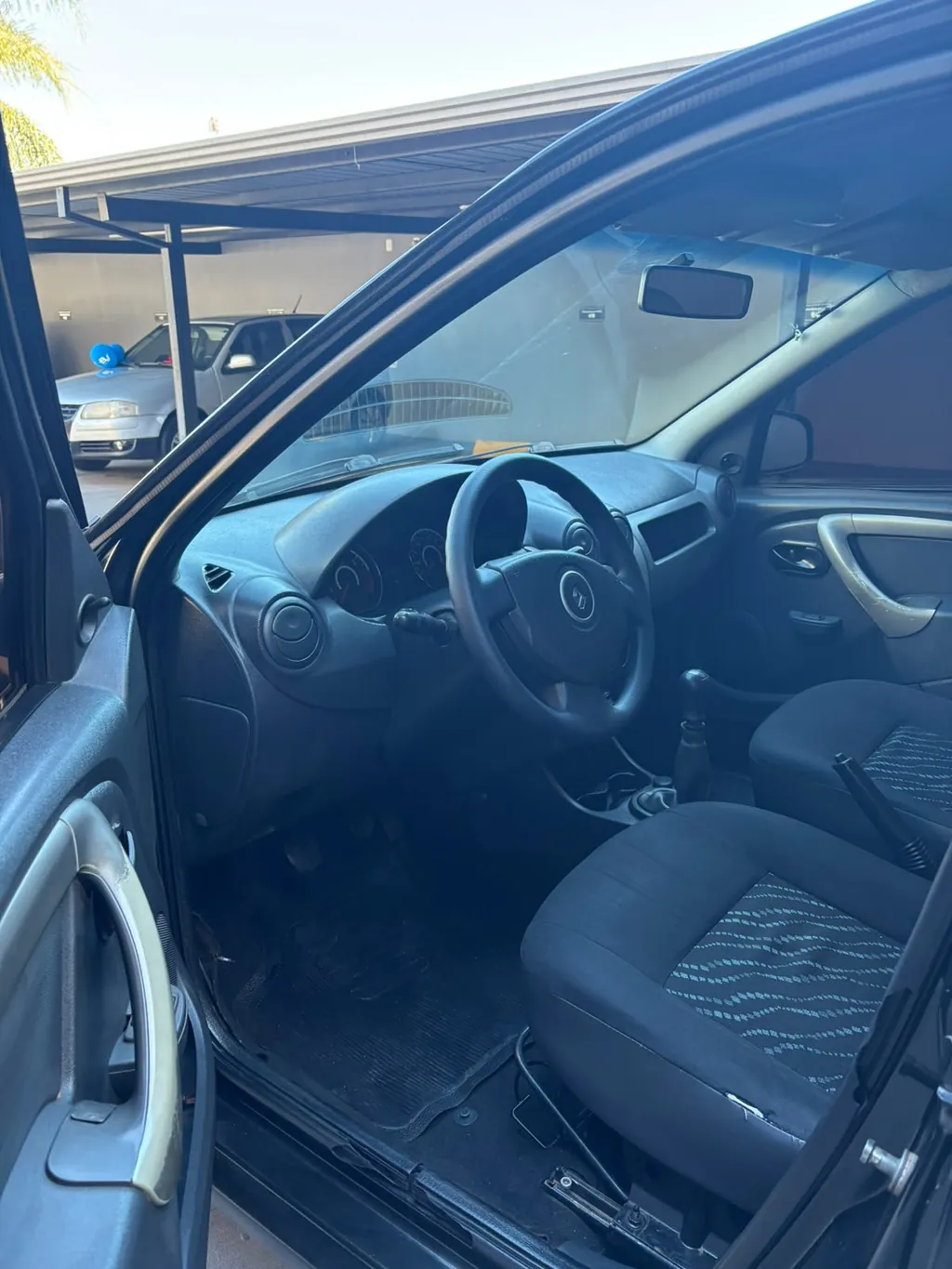 Renault Logan 1.0 Flex — foto 2