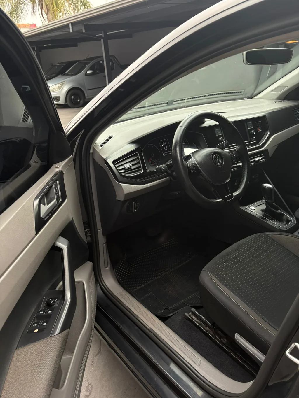 Volkswagen Polo Comfortline 200 TSI — foto 3