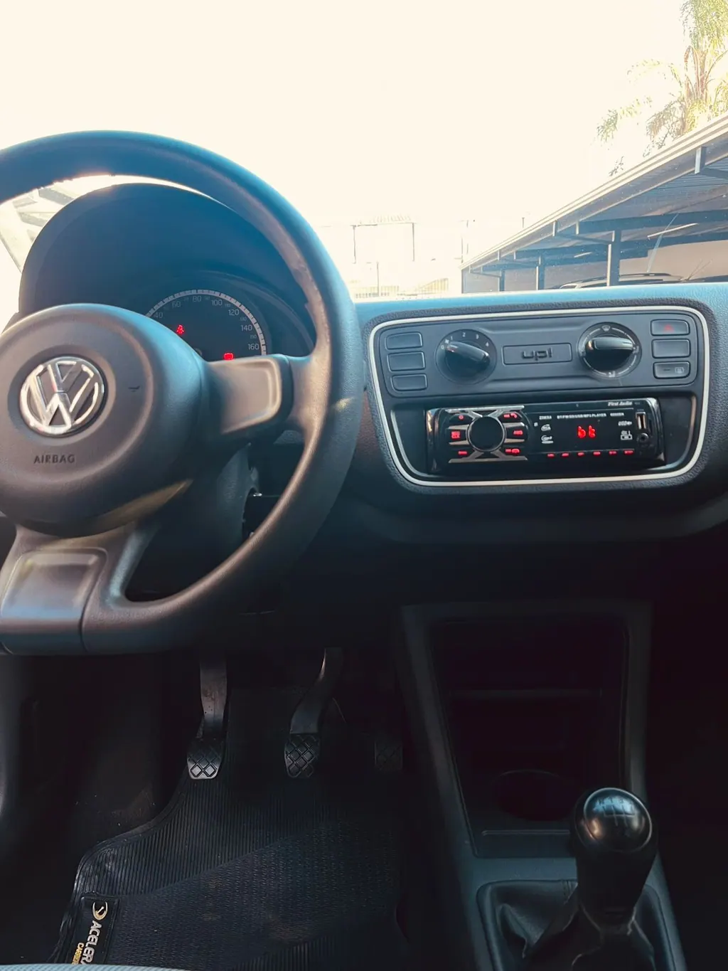 Volkswagen Up! Take 1.0 Flex — foto 4