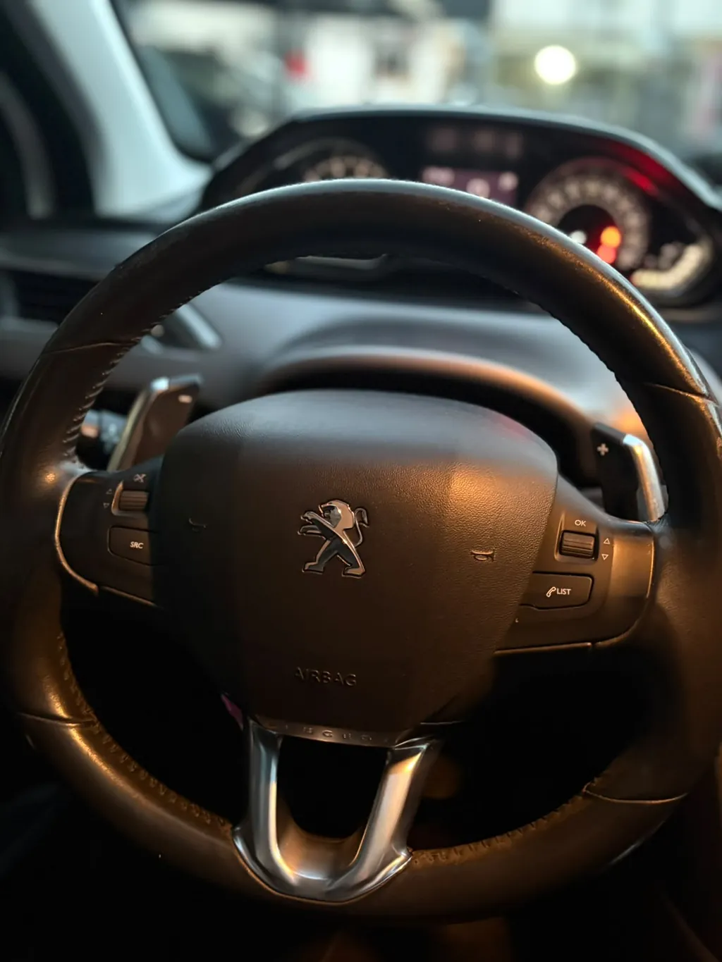 Peugeot 208 Griffe 1.6 Flex 16V Automático — foto 6