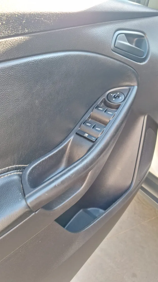 Ford Focus SE 1.6 Flex — foto 6
