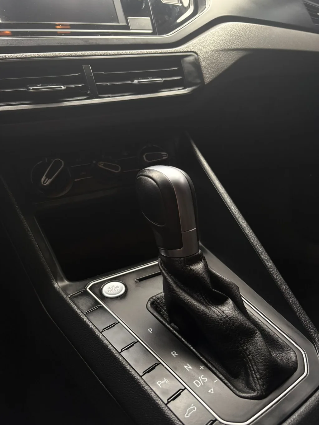 Volkswagen Polo Comfortline 200 TSI — foto 7